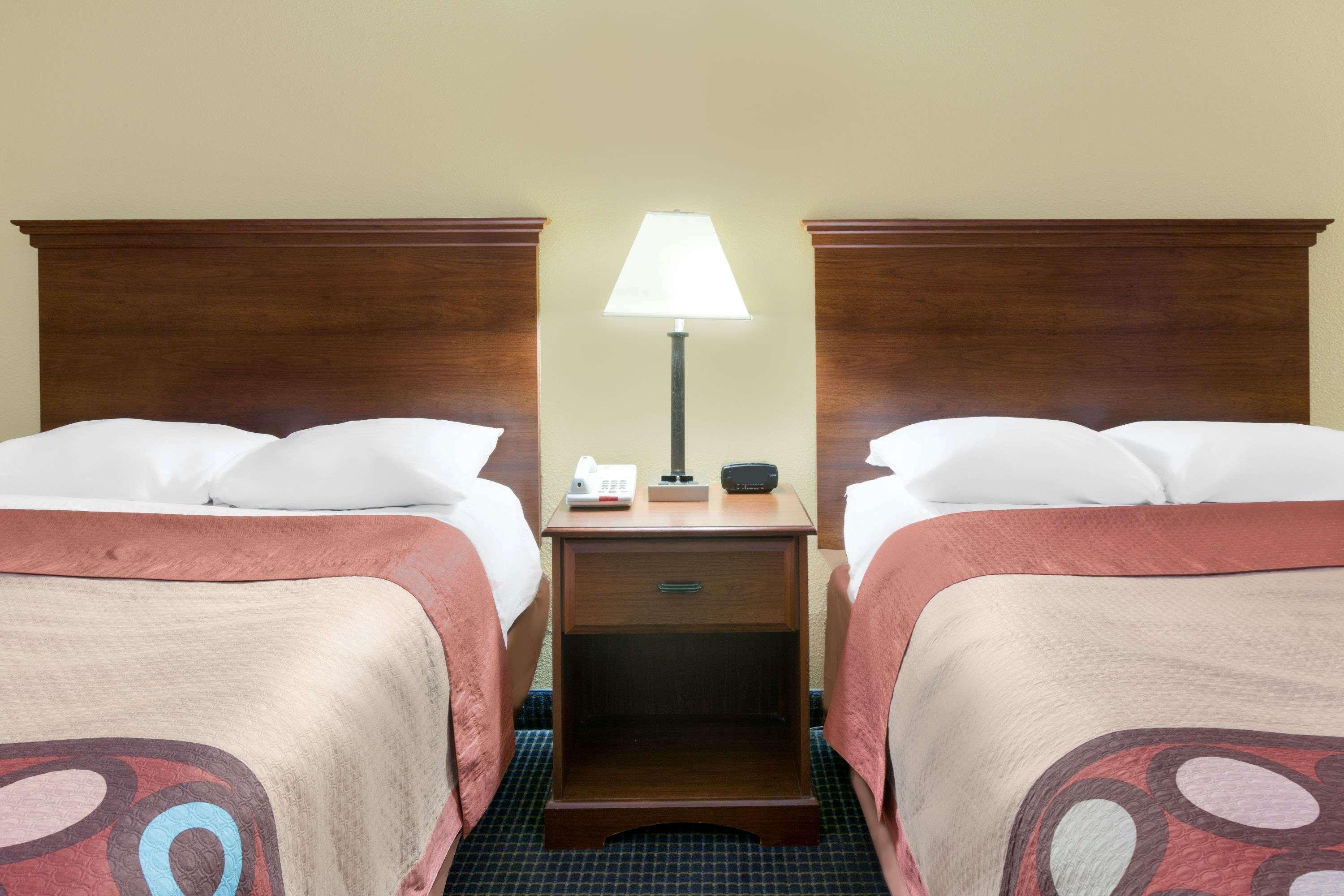 Super 8 By Wyndham Hattiesburg South Zewnętrze zdjęcie